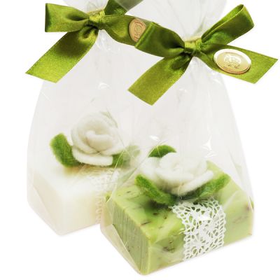 Schafmilchseife eckig 100g dekoriert mit Filzblume in Cello, Classic/Eisenkraut 