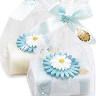 Sheepmilk soap 100g decorated with a marguerite flower in a cellophane, Classic/'forget-me-not' 