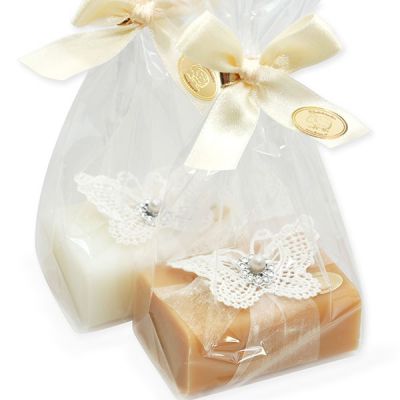 Schafmilchseife eckig 100g dekoriert mit Häkelschmetterling in Cello, Classic/Quitte 