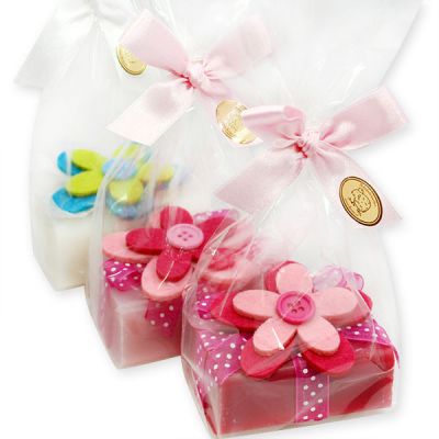 Sheepmilk soap 100g, decorated with a flower in a cellophane bag, sortiert 
