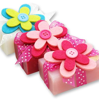 Sheepmilk soap 100g, decorated with a flower, sortiert 