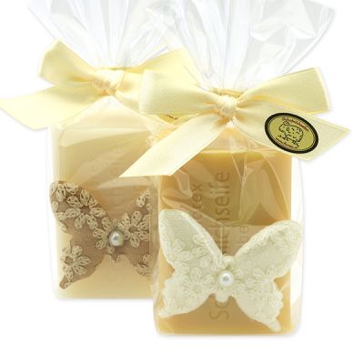 Schafmilchseife eckig 100g dekoriert mit Schmetterling in Cello, Classic/Zirbe 