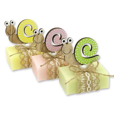 Schafmilchseife eckig 100g dekoriert mit Schnecke, Himmelschlüssel/Jasmin/Wiesenblume 