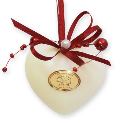 Schafmilchseife Herz mollig klein 30g hängend dekoriert mit Perlenband, Classic 