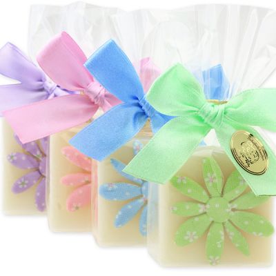 Schafmilchseife Quadrat 35g dekoriert mit Blume in Cello, Classic 