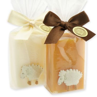 Schafmilchseife eckig 100g dekoriert mit Filz Schaf in Cello, Classic/Quitte 