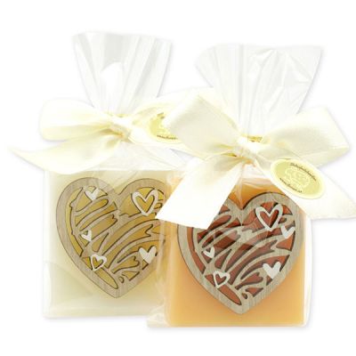 Schafmilchseife Quadrat 35g dekoriert mit Herz in Cello, Classic/Zirbe 