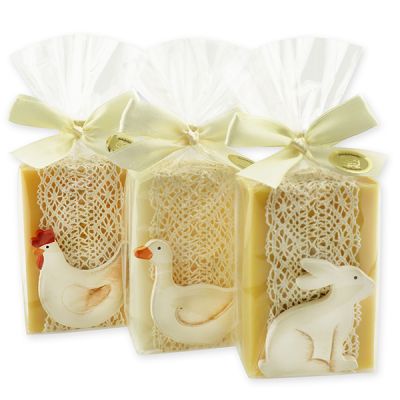 Sheep milk soap 150g decorated with wooden animals in a cellophane, Classic/Swiss pine 
