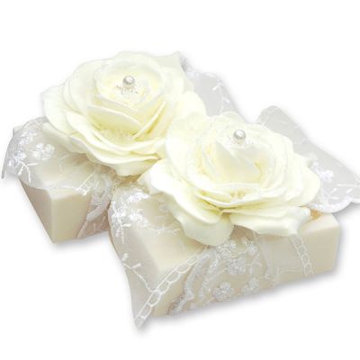 Schafmilchseife eckig 150g, dekoriert mit Rose, Schneerose 