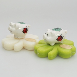Sheep milk cloverleaf soap 32g decorated with a pig, Classic/pear 