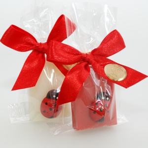 Sheep milk guest soap 25g decorated with a ladybug in a cellophane, Classic/pomegranate 