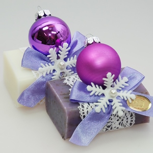 Sheep milk soap 100g, decorated with a glass christmas ball in a cellophane, Classic/lavender 