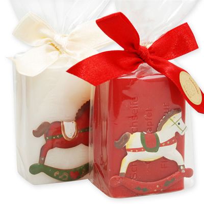 Schafmilchseife eckig 100g dekoriert mit Schaukelpferd in Cello, Classic/Granatapfel 